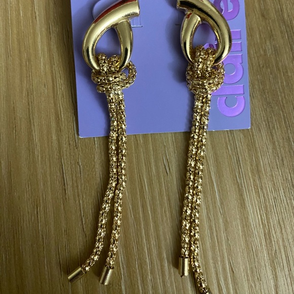 🤩🤩2 sets Claire’s Sensitive Drop Gold & Silver Earings - Picture 4 of 4